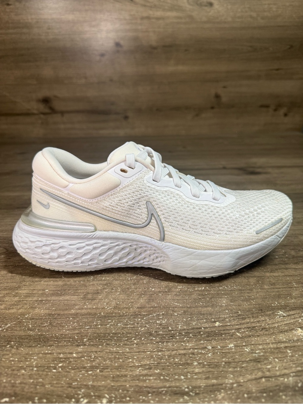 Nike ZoomX Invincible Run Flyknit Womens 10 White Silver CT2229-101 Running